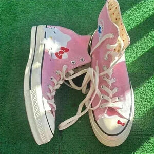 Converse x Hello Kitty